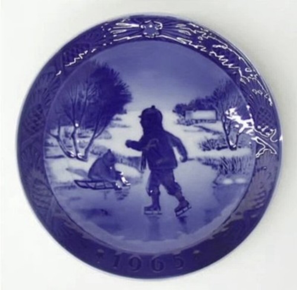 Royal Copenhagen 1965 Christmas Plate Little Skaters Kai Lange Denmark 7”